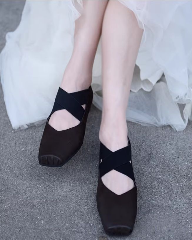 Retro Artistic Ballet Shoes - Leather Square-Toe Single Shoes with Slender Opening and Flat Bottom