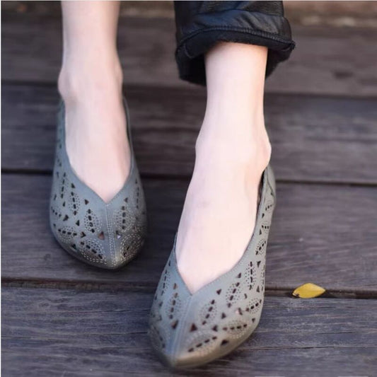 Retro and Comfortable Sheepskin Hollowed-Out Platform Low-Heeled Pointed-toe Women's Shoes