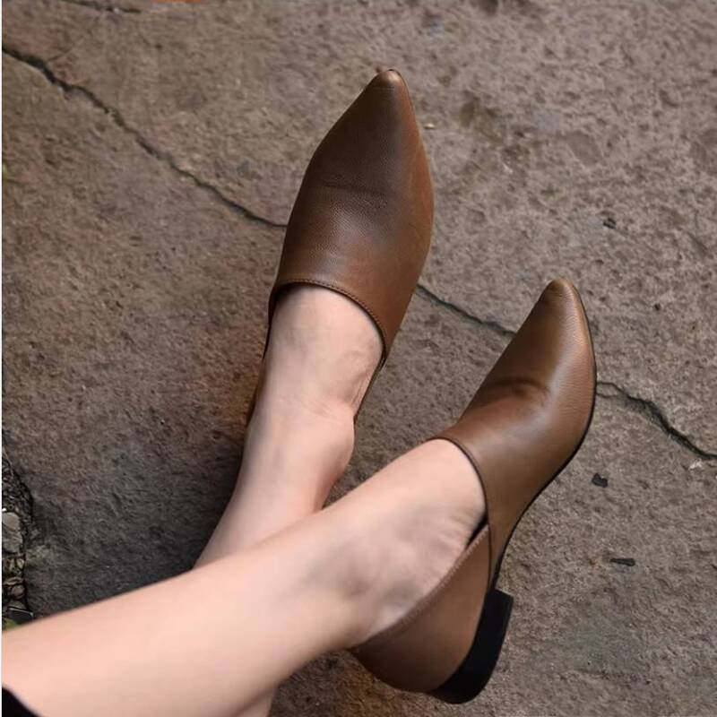 Handmade Leather Flat Shoes for Women in Brown/Black