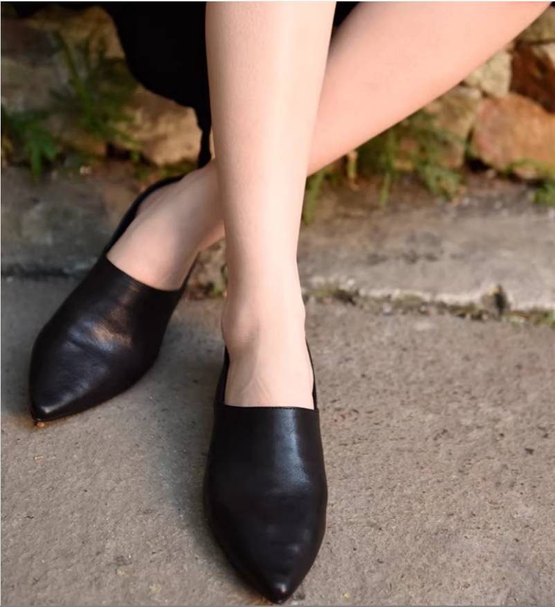 Handmade Leather Flat Shoes for Women in Brown/Black