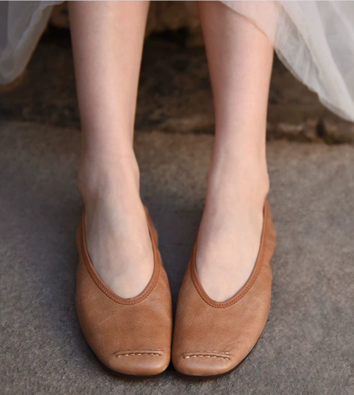 Retro Artistic Low Heel Women's Leather Flat Shoes in Brown / Khaki