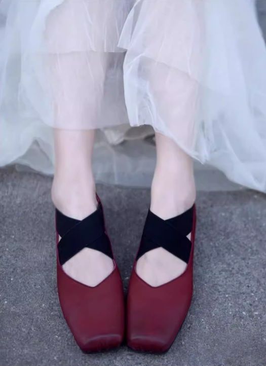 Retro Artistic Ballet Shoes - Leather Square-Toe Single Shoes with Slender Opening and Flat Bottom
