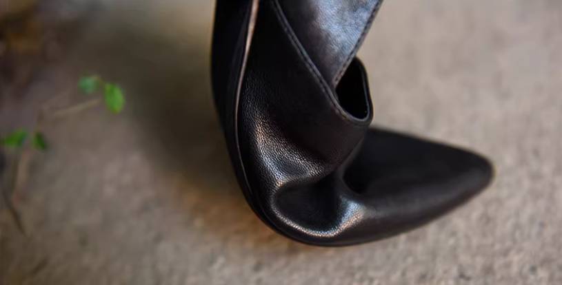 Handmade Leather Flat Shoes for Women in Brown/Black