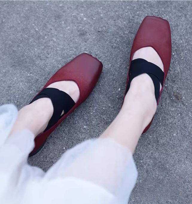 Retro Artistic Ballet Shoes - Leather Square-Toe Single Shoes with Slender Opening and Flat Bottom