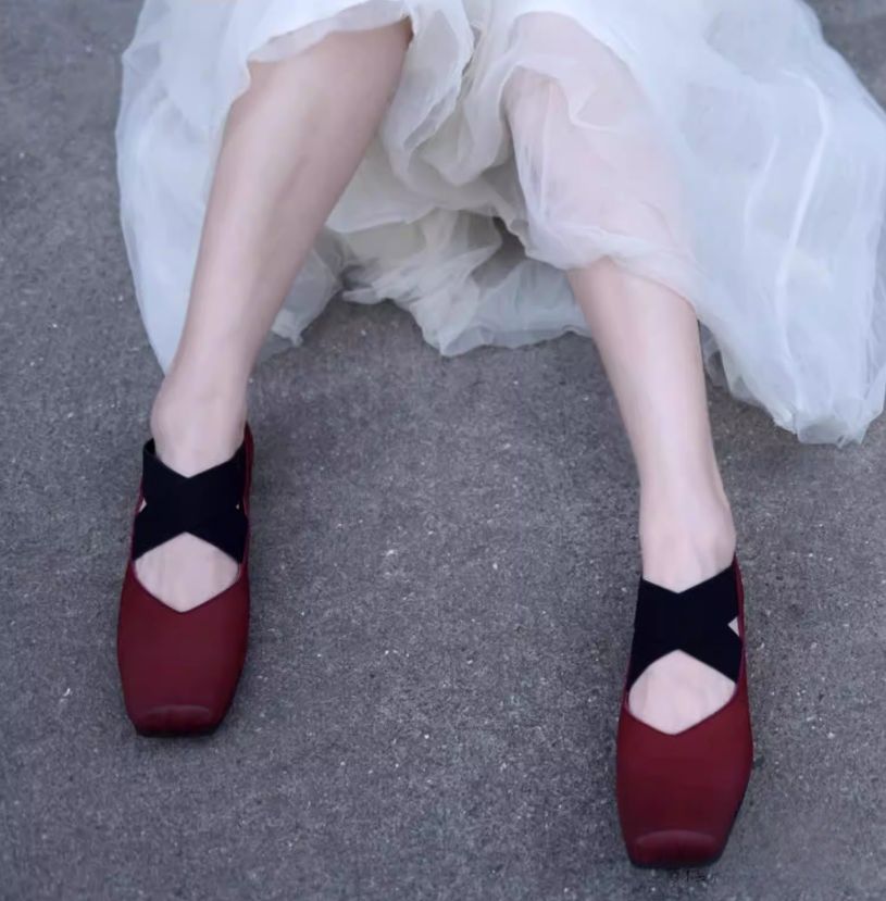 Retro Artistic Ballet Shoes - Leather Square-Toe Single Shoes with Slender Opening and Flat Bottom
