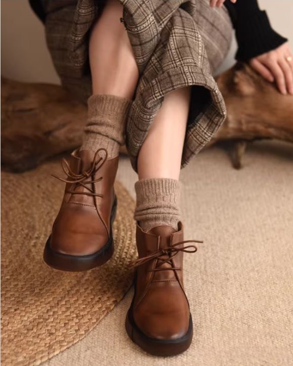 Vintage Boots with an English Style - Martin Boots for Women in Winter, With Thick Padding and a Short Heel.