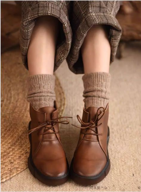 Vintage Boots with an English Style - Martin Boots for Women in Winter, With Thick Padding and a Short Heel.