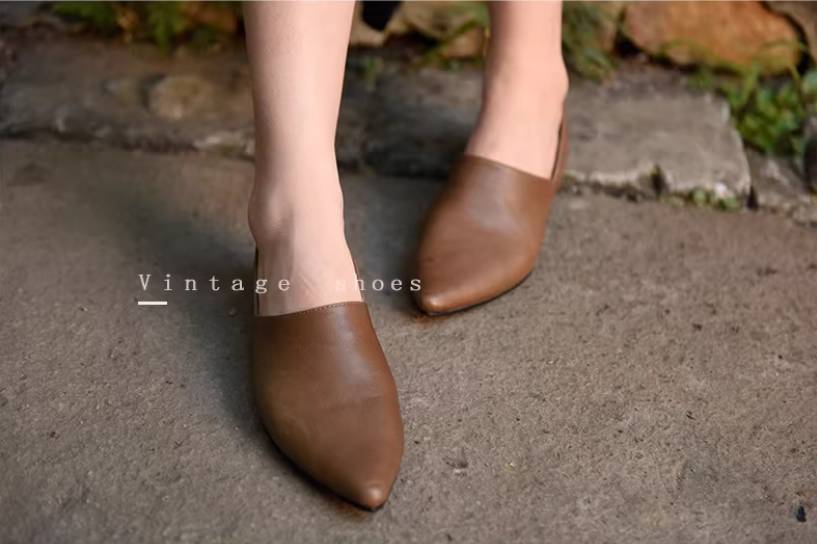 Handmade Leather Flat Shoes for Women in Brown/Black