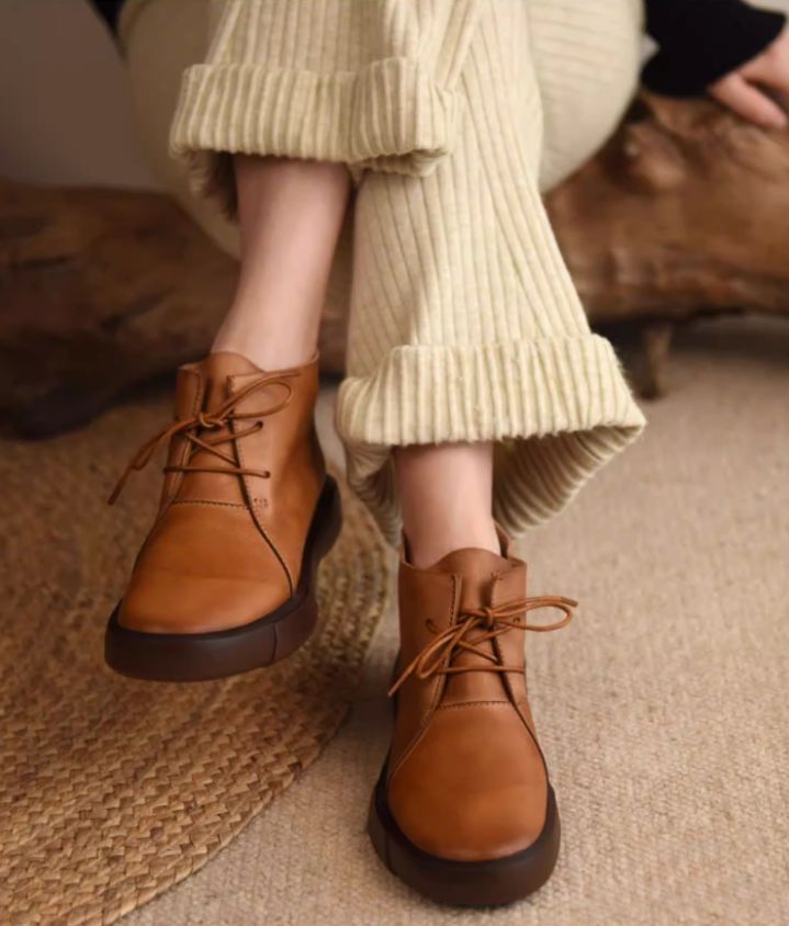 Vintage Boots with an English Style - Martin Boots for Women in Winter, With Thick Padding and a Short Heel.